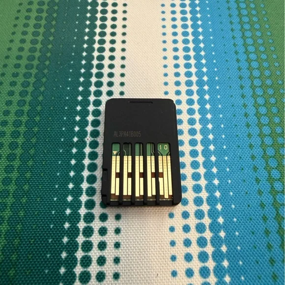 Nintendo Ring Fit Adventure Ring-Con with Red and Blue Joy-Con Artwork - Picture 8 of 16